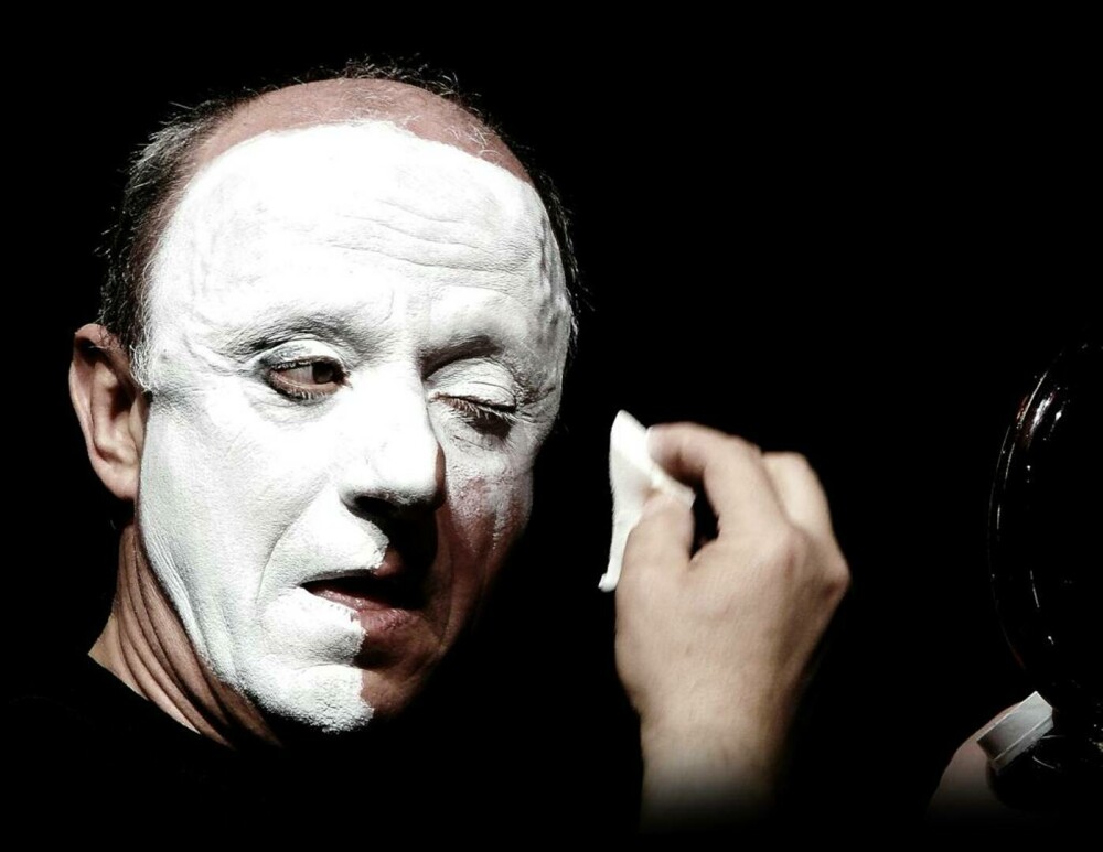 Un mare actor român își ia rămas bun de la scenă. Mihai Mălaimare susține un ultim spectacol, chiar de ziua lui GALERIE FOTO - Imaginea 1