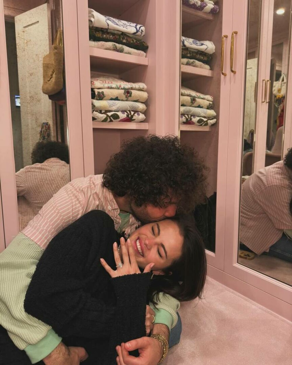 Selena Gomez, strălucitoare într-o rochie de 11.000 de dolari la aniversarea logodnicului ei, Benny Blanco. FOTO - Imaginea 5