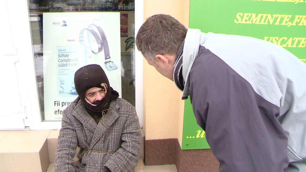 Oamenii strazii, dusi la adapost de politistii locali din Timisoara, pentru a nu ingheta de frig - Imaginea 3