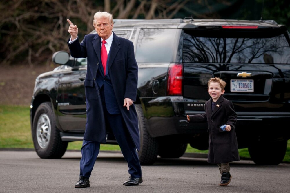 VIRAL. Președintele SUA, așa cum nu a mai fost văzut până acum. Galerie FOTO cu Donald Trump și fiul lui Elon Musk, Lil X - Imaginea 5