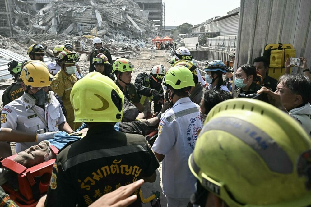 Imagini dramatice în Myanmar, după cutremurul devastator. O mamă a fost salvată după 30 de ore sub dărâmături. FOTO & VIDEO - Imaginea 5