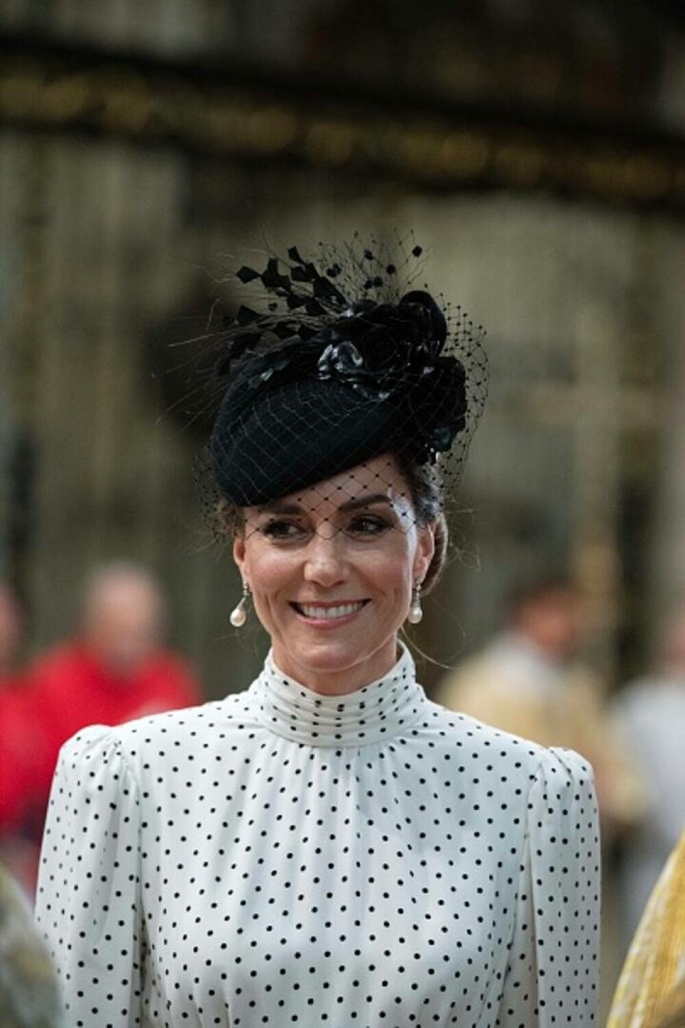 Prințesa Kate, apariție plină de eleganță alături de Familia Regală la ceremonia de Ziua Victoriei în Europa. GALERIE FOTO - Imaginea 16