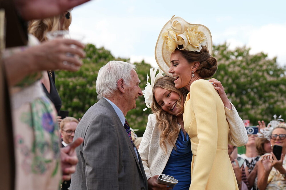 Prințesa Kate, apariție plină de eleganță la petrecerea din grădina Palatului Buckingham după 2 ani de absență. GALERIE FOTO - Imaginea 27
