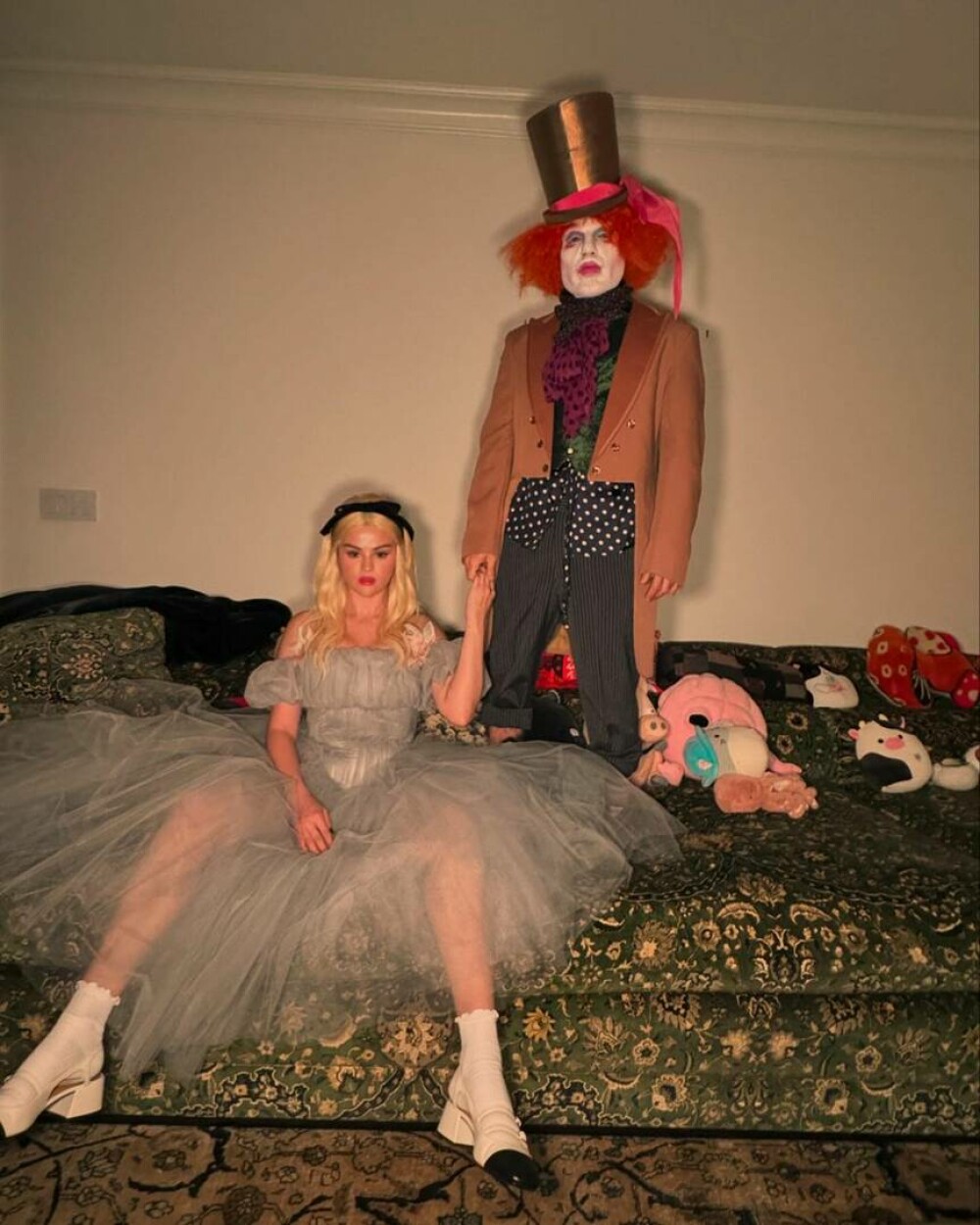Selena Gomez, strălucitoare într-o rochie de 11.000 de dolari la aniversarea logodnicului ei, Benny Blanco. FOTO - Imaginea 7