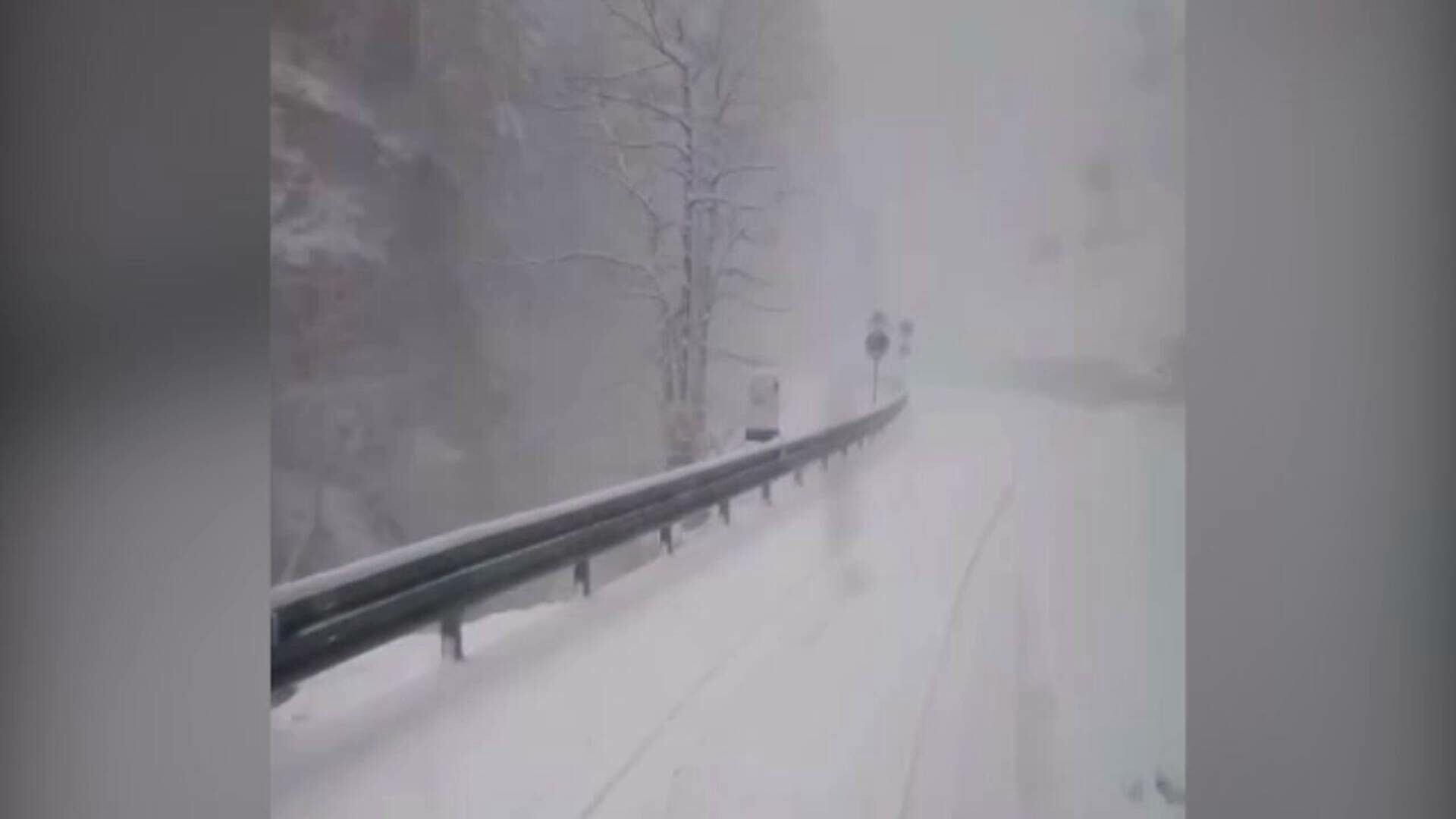 Zăpadă și frig în aprilie