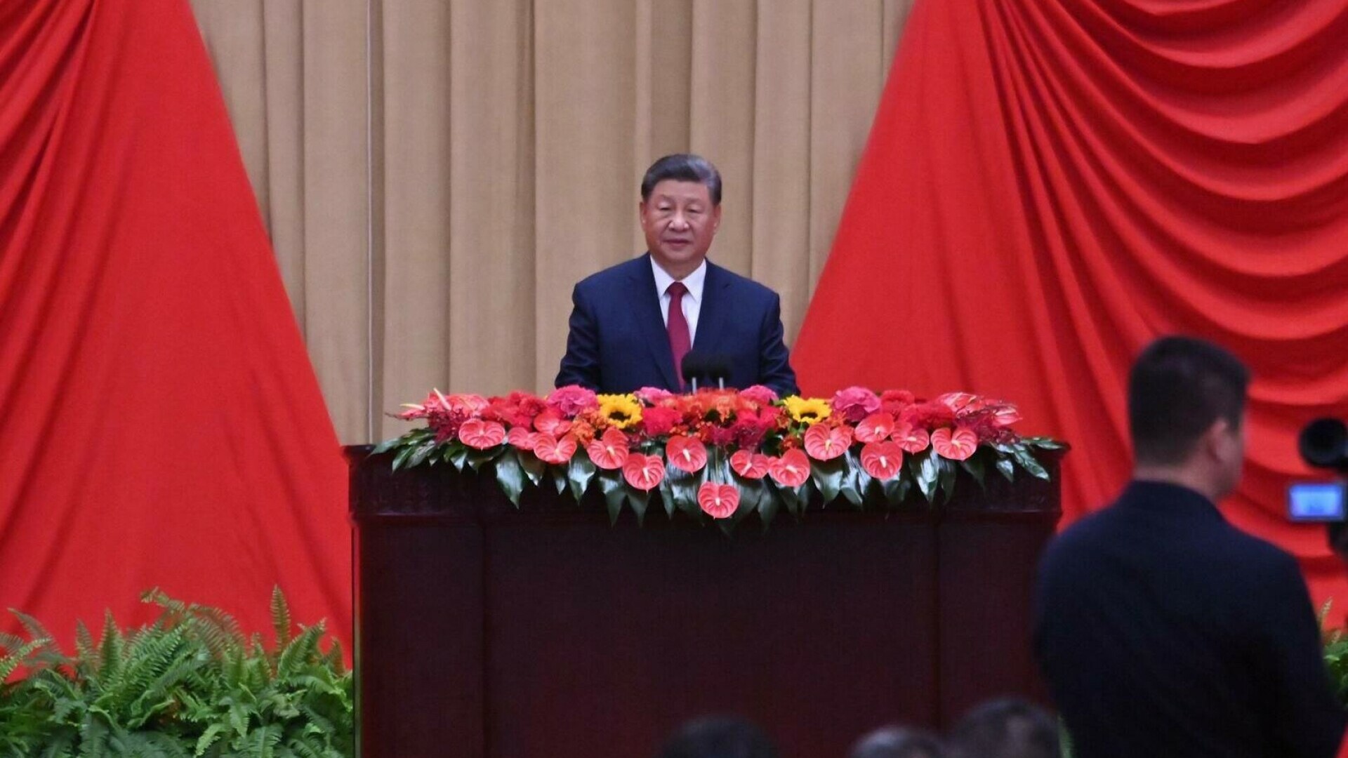 Iisus Hristos și Fecioara Maria, înlocuiți cu Xi Jinping și Mao Zedong în bisericile din China.
