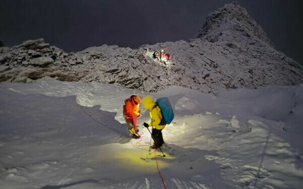 Zsolt întoarcere de pe Island Peak Zsolt întoarcere de pe Island Peak