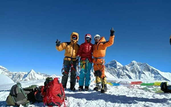 Fotografii ascensiune finală și summit Ama Dablam Fotografii ascensiune finală și summit Ama Dablam
