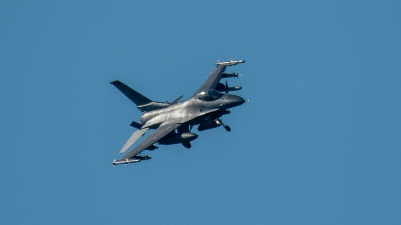 avion american f-16