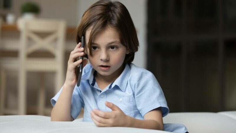 copil telefon